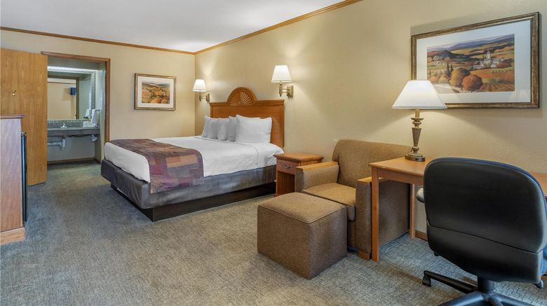 <b>SureStay by Best Western Country Inn N Room</b>. Images powered by <a href="https://iceportal.shijigroup.com/" title="IcePortal" target="_blank">IcePortal</a>.