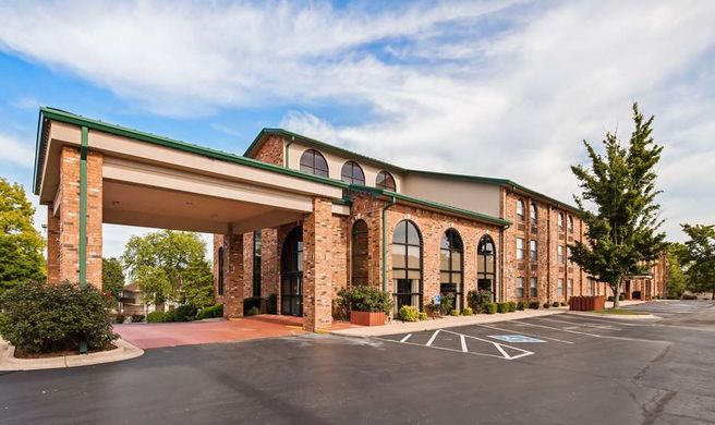 Best Western Music Capital Inn Exterior