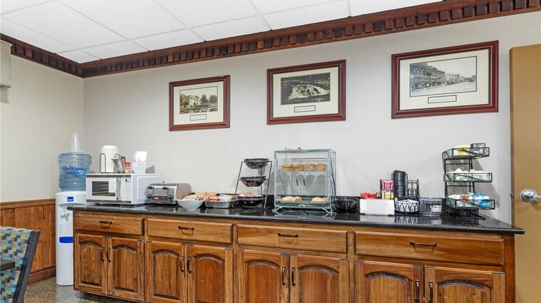 <b>Best Western Big Spring Lodge Restaurant</b>. Images powered by <a href="https://iceportal.shijigroup.com/" title="IcePortal" target="_blank">IcePortal</a>.