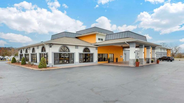 <b>Best Western St. Louis Inn Exterior</b>. Images powered by <a href="https://iceportal.shijigroup.com/" title="IcePortal" target="_blank">IcePortal</a>.