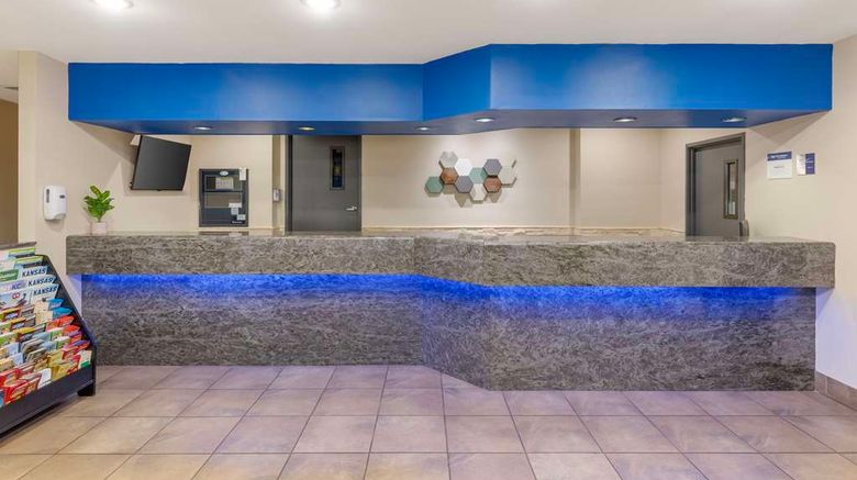 <b>Best Western St. Louis Inn Lobby</b>. Images powered by <a href="https://iceportal.shijigroup.com/" title="IcePortal" target="_blank">IcePortal</a>.