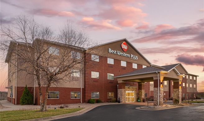 Best Western Plus Capital Inn Exterior