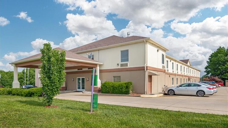 Best Western Teal Lake Inn Exterior