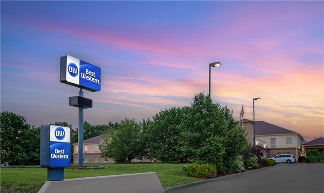Best Western Teal Lake Inn Exterior