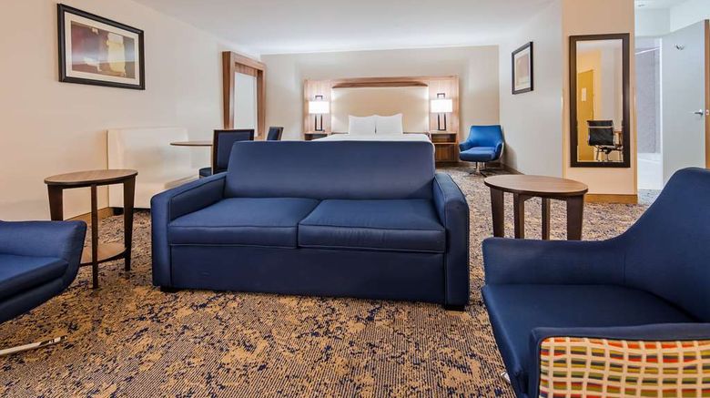 <b>Best Western Plus KC Airport-KCI East Suite</b>. Images powered by <a href="https://iceportal.shijigroup.com/" title="IcePortal" target="_blank">IcePortal</a>.