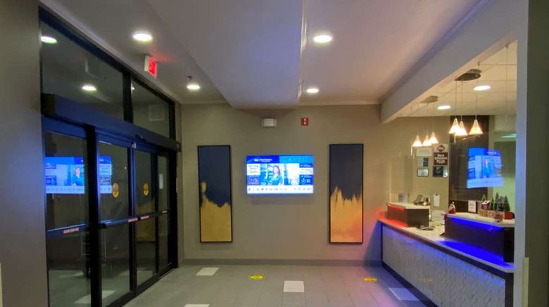 <b>Best Western Plus KC Airport-KCI East Lobby</b>. Images powered by <a href="https://iceportal.shijigroup.com/" title="IcePortal" target="_blank">IcePortal</a>.