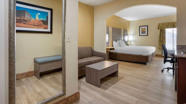 Best Western Plus Springfield Airprt Inn Room