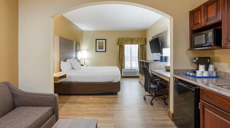 Best Western Plus Springfield Airprt Inn Room