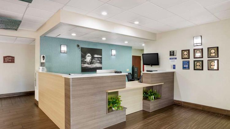 Best Western Plus Springfield Airprt Inn Lobby