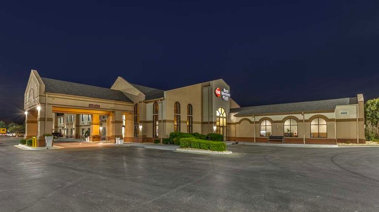 <b>Best Western Plus Sikeston Exterior</b>. Images powered by <a href="https://iceportal.shijigroup.com/" title="IcePortal" target="_blank">IcePortal</a>.
