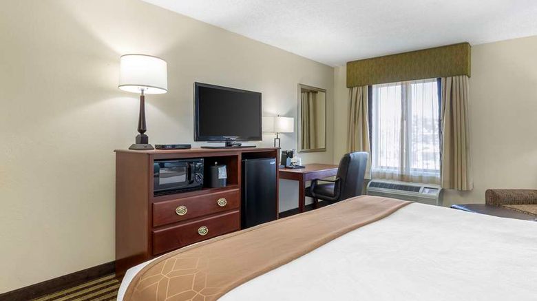 <b>Best Western Plus Sikeston Room</b>. Images powered by <a href="https://iceportal.shijigroup.com/" title="IcePortal" target="_blank">IcePortal</a>.