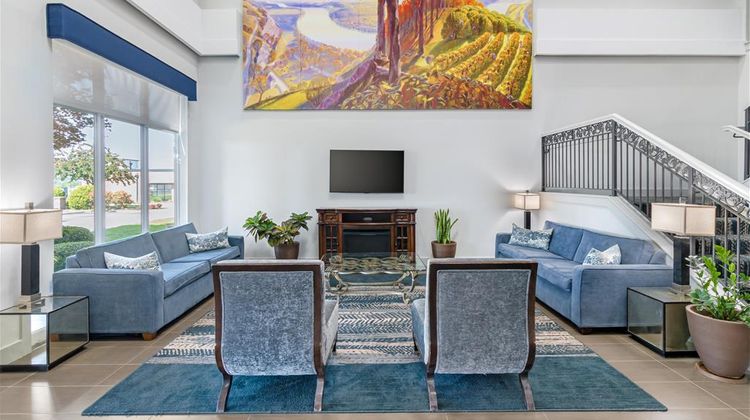 Best Western Plus Washington Hotel Lobby