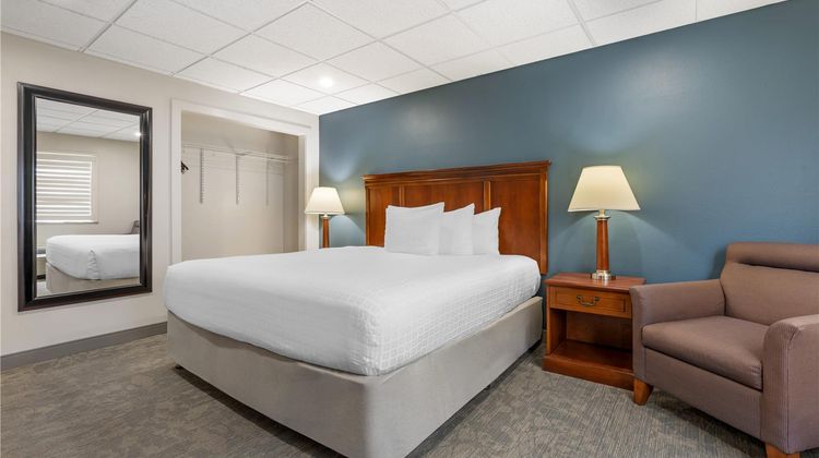 Best Western Plus Clocktower Inn Room