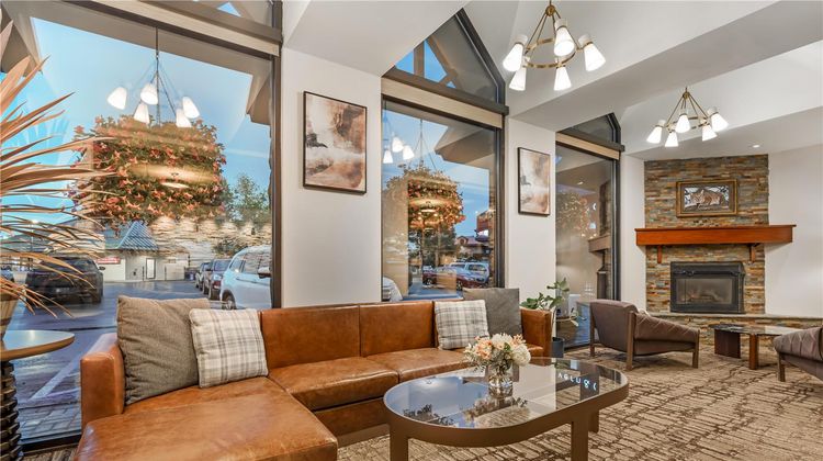 Best Western Plus GranTree Inn Lobby