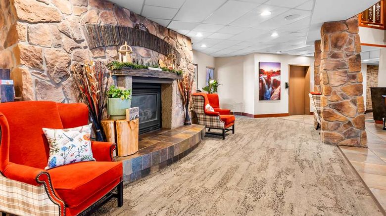 <b>Best Western Rocky Mountain Lodge Lobby</b>. Images powered by <a href="https://iceportal.shijigroup.com/" title="IcePortal" target="_blank">IcePortal</a>.