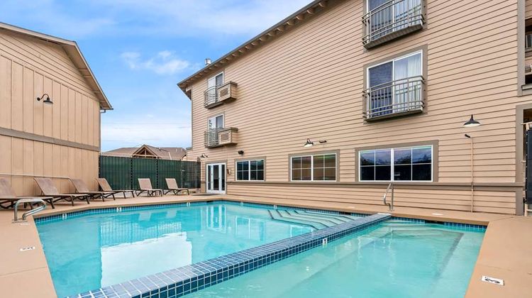 Best Western Rocky Mountain Lodge Pool