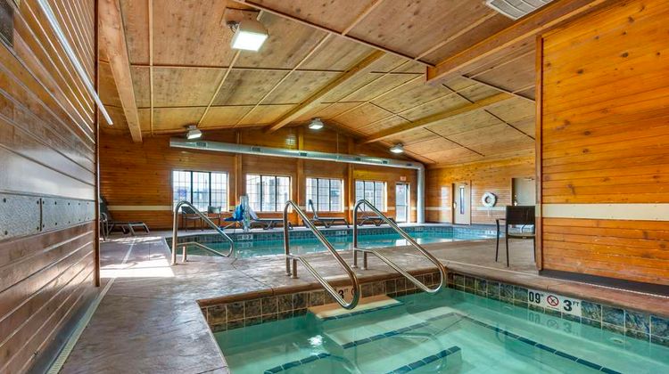 Best Western Yellowstone Crossing Pool