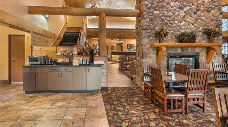 <b>Best Western Plus Kelly Inn & Suites Restaurant</b>. Images powered by <a href="https://iceportal.shijigroup.com/" title="IcePortal" target="_blank">IcePortal</a>.