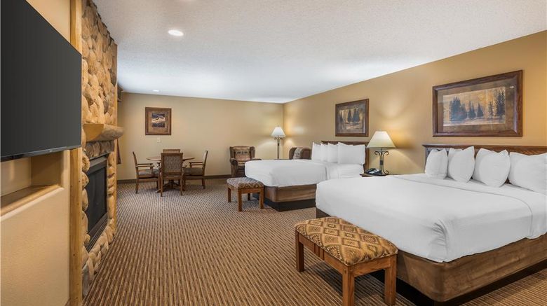 <b>Best Western Plus Kelly Inn & Suites Suite</b>. Images powered by <a href="https://iceportal.shijigroup.com/" title="IcePortal" target="_blank">IcePortal</a>.
