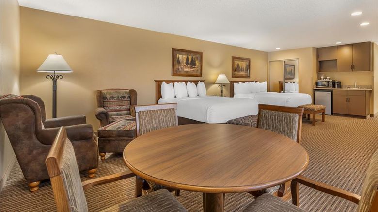 <b>Best Western Plus Kelly Inn & Suites Suite</b>. Images powered by <a href="https://iceportal.shijigroup.com/" title="IcePortal" target="_blank">IcePortal</a>.