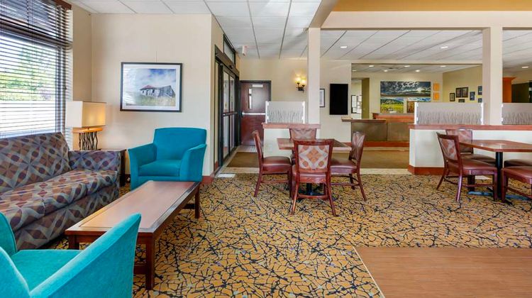 Best Western Golden Prairie Inn & Suites Lobby