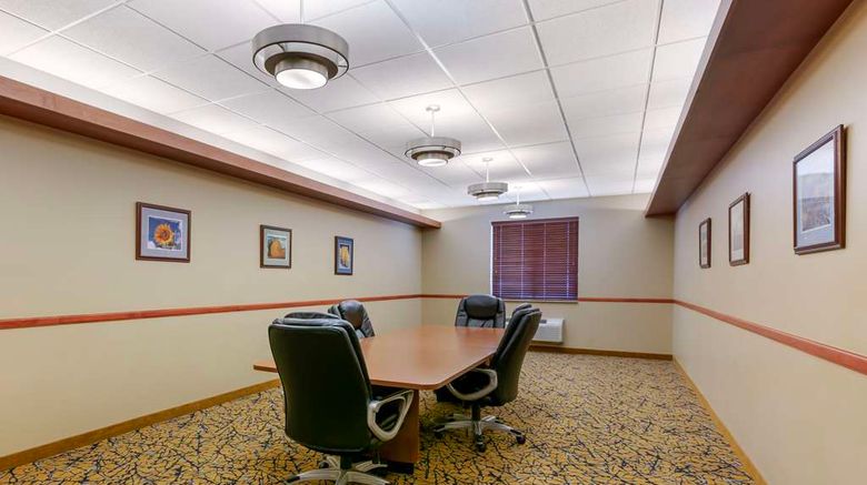 <b>Best Western Golden Prairie Inn & Suites Meeting</b>. Images powered by <a href="https://iceportal.shijigroup.com/" title="IcePortal" target="_blank">IcePortal</a>.