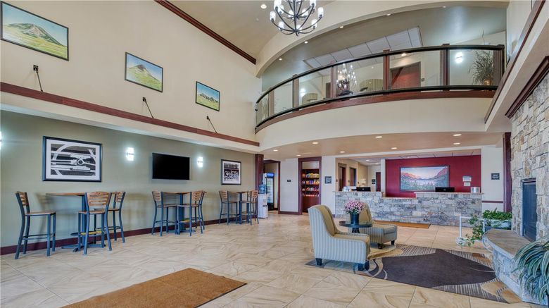 <b>Best Western Shelby Inn & Suites Lobby</b>. Images powered by <a href="https://iceportal.shijigroup.com/" title="IcePortal" target="_blank">IcePortal</a>.
