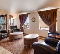 Best Western West Hills Inn Lobby