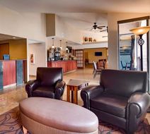 Best Western West Hills Inn Lobby