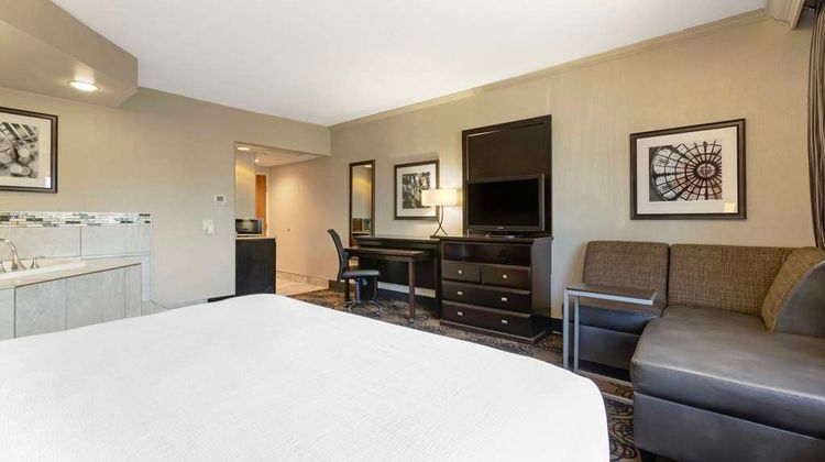 Best Western Plus Midwest Inn Room