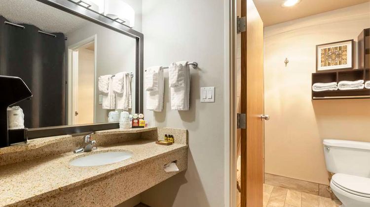 Best Western Plus Midwest Inn Room