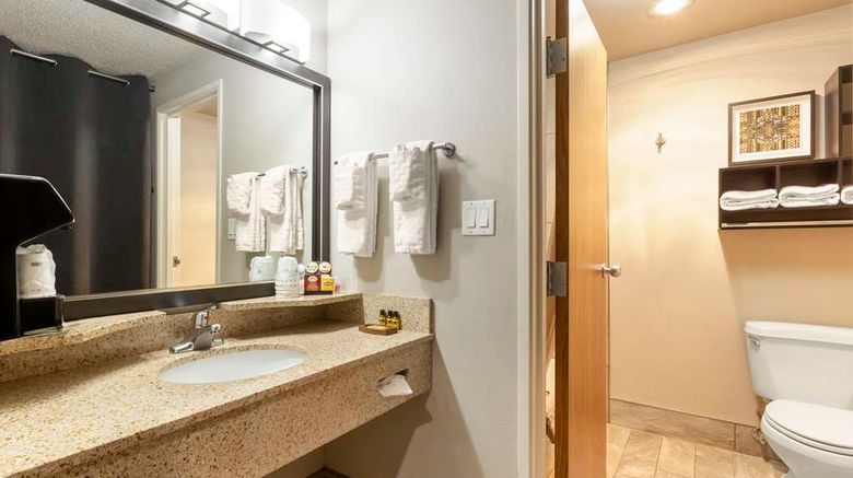 <b>Best Western Plus Midwest Inn Room</b>. Images powered by <a href="https://iceportal.shijigroup.com/" title="IcePortal" target="_blank">IcePortal</a>.