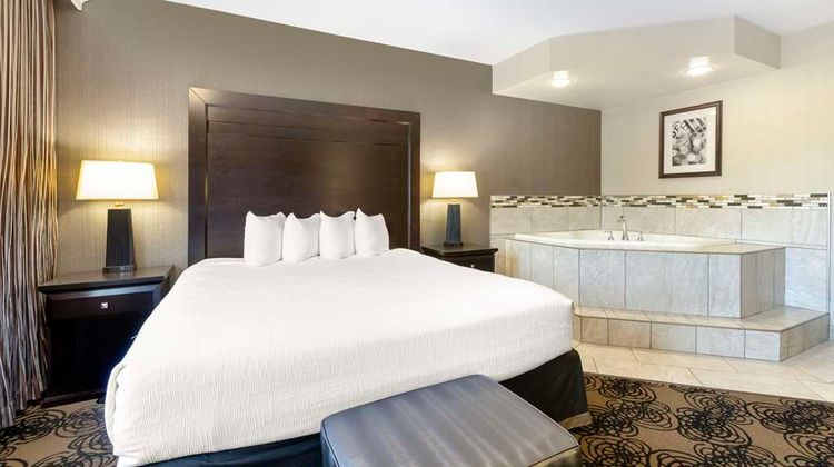 Best Western Plus Midwest Inn Room