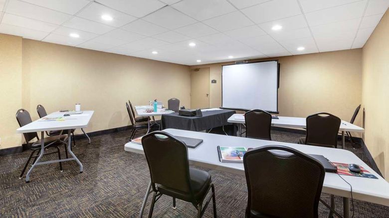 <b>Best Western Plus Midwest Inn Meeting</b>. Images powered by <a href="https://iceportal.shijigroup.com/" title="IcePortal" target="_blank">IcePortal</a>.