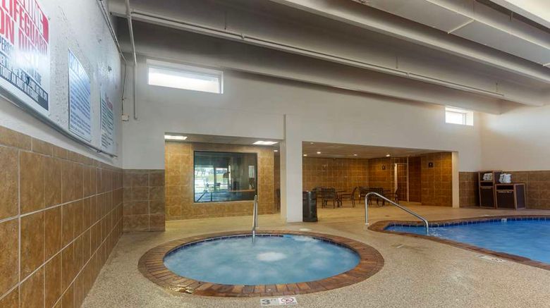 <b>Best Western Plus Midwest Inn Pool</b>. Images powered by <a href="https://iceportal.shijigroup.com/" title="IcePortal" target="_blank">IcePortal</a>.