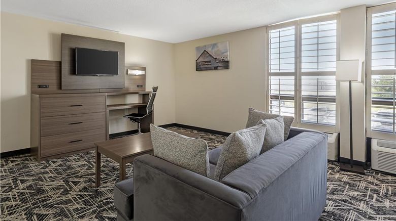 <b>Best Western Plus York Hotel & Conf Ctr Suite</b>. Images powered by <a href="https://iceportal.shijigroup.com/" title="IcePortal" target="_blank">IcePortal</a>.