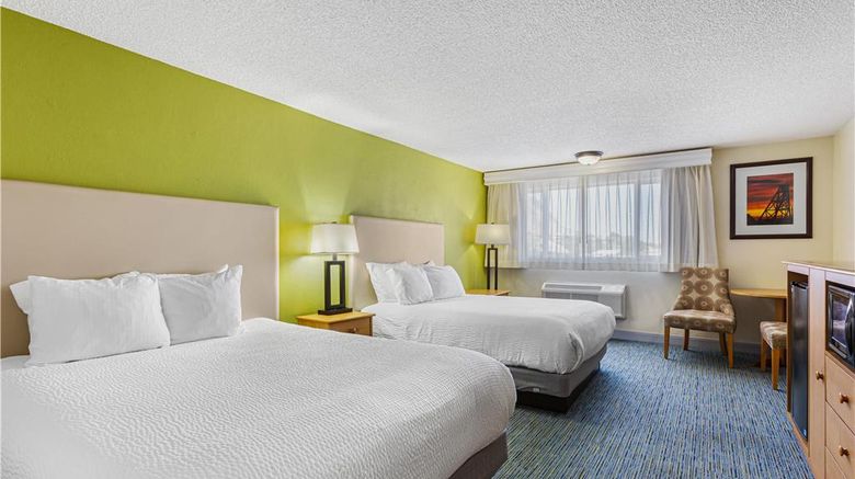 <b>Best Western Hi-Desert Inn Room</b>. Images powered by <a href="https://iceportal.shijigroup.com/" title="IcePortal" target="_blank">IcePortal</a>.