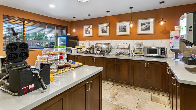 <b>Best Western Hi-Desert Inn Restaurant</b>. Images powered by <a href="https://iceportal.shijigroup.com/" title="IcePortal" target="_blank">IcePortal</a>.
