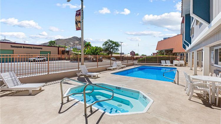 Best Western Hi-Desert Inn Pool