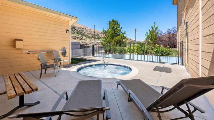 Best Western Topaz Lake Inn Pool