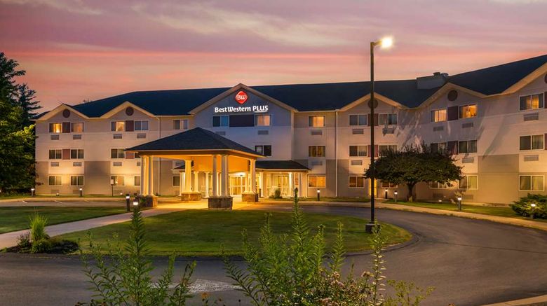 <b>Best Western Plus Executive Court Inn Exterior</b>. Images powered by <a href="https://iceportal.shijigroup.com/" title="IcePortal" target="_blank">IcePortal</a>.