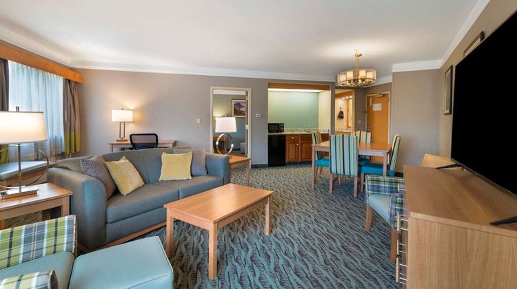 Best Western Plus Executive Court Inn Room