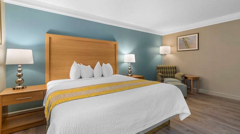 <b>Best Western Plus Executive Court Inn Room</b>. Images powered by <a href="https://iceportal.shijigroup.com/" title="IcePortal" target="_blank">IcePortal</a>.