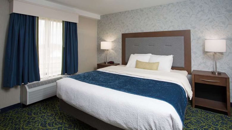 <b>Best Western Plus Portsmouth Hotel Suite</b>. Images powered by <a href="https://iceportal.shijigroup.com/" title="IcePortal" target="_blank">IcePortal</a>.