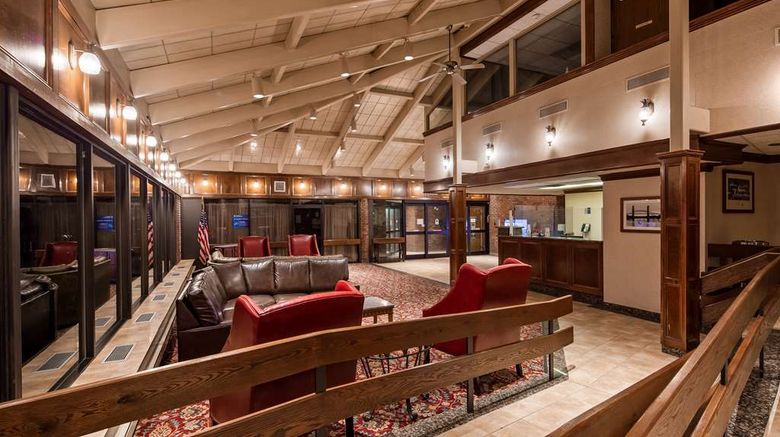 <b>Best Western Plus Portsmouth Hotel Lobby</b>. Images powered by <a href="https://iceportal.shijigroup.com/" title="IcePortal" target="_blank">IcePortal</a>.