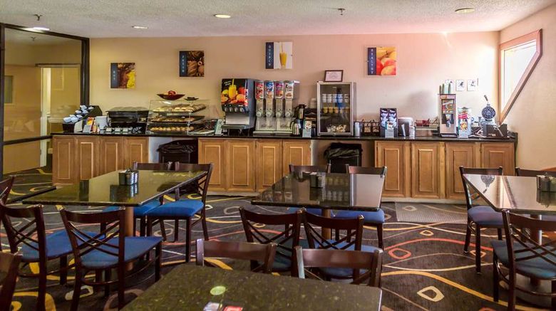 <b>Best Western White Mountain Resort Restaurant</b>. Images powered by <a href="https://iceportal.shijigroup.com/" title="IcePortal" target="_blank">IcePortal</a>.