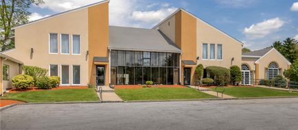 Best Western Plus The Inn at Hampton Exterior