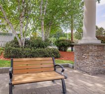 Best Western Plus The Inn at Hampton Exterior