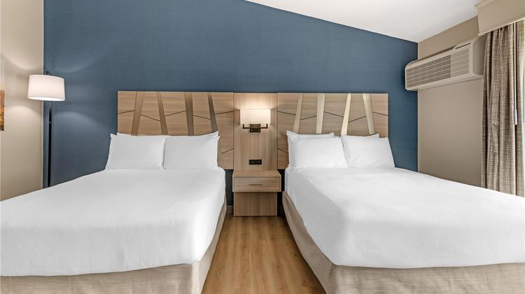 Best Western Plus The Inn at Hampton Room