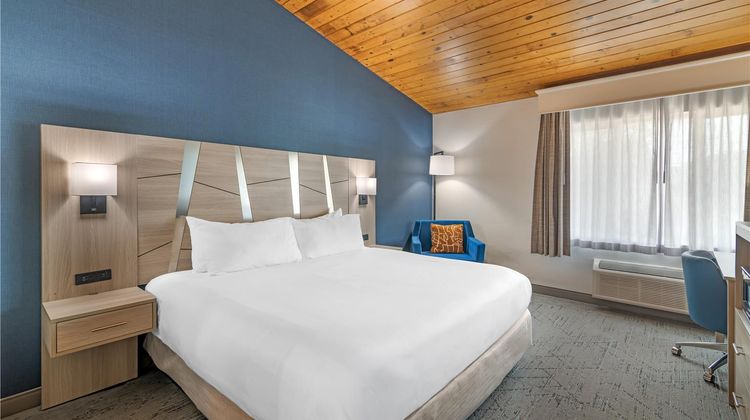 Best Western Plus The Inn at Hampton Room